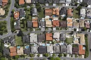 上海房貸增速連續(xù)六個(gè)月下降，5月開發(fā)貸持續(xù)回暖，房地產(chǎn)市場(chǎng)呈現(xiàn)結(jié)構(gòu)性分化